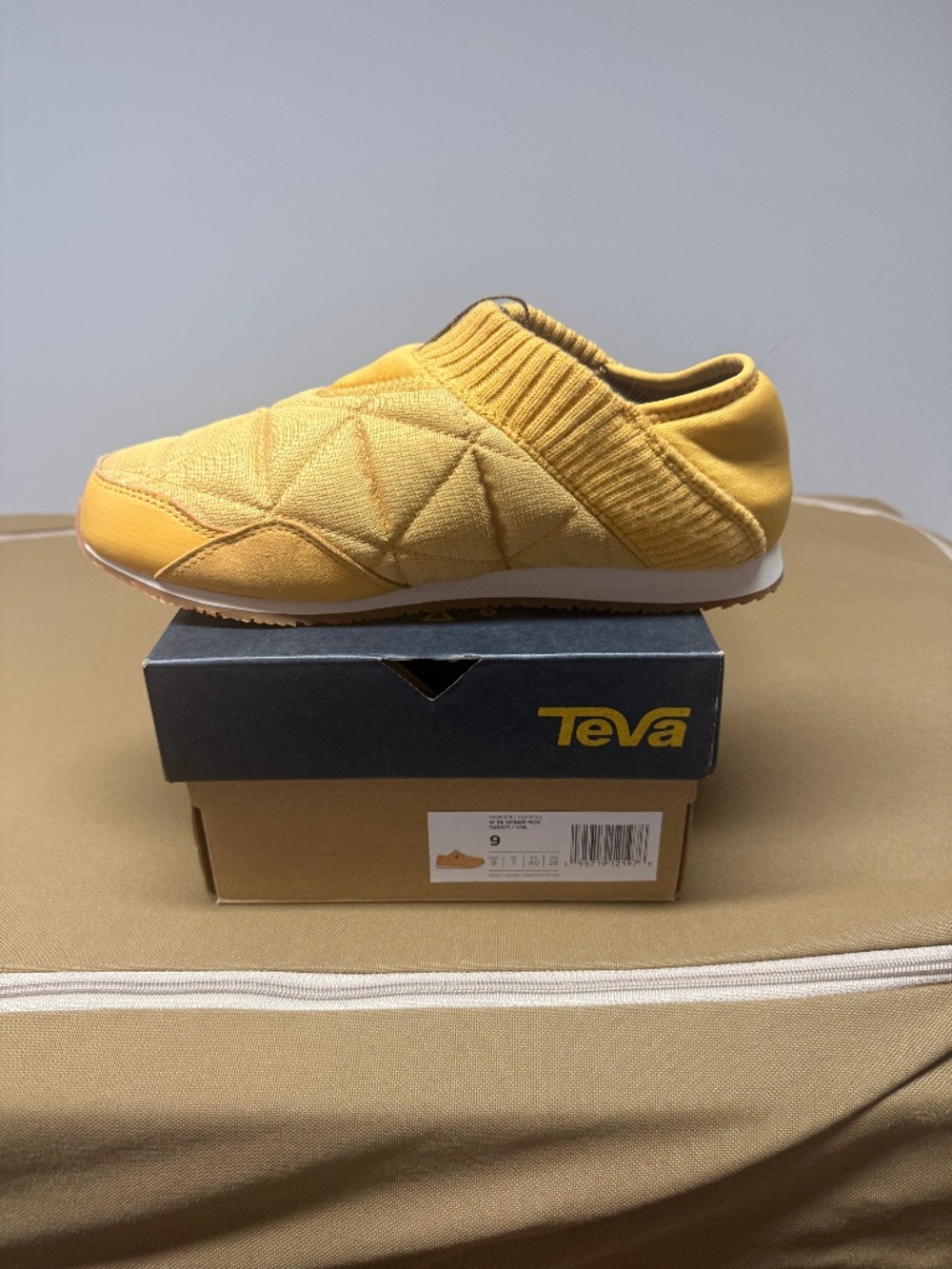 Teva slip on slipper gold yellow